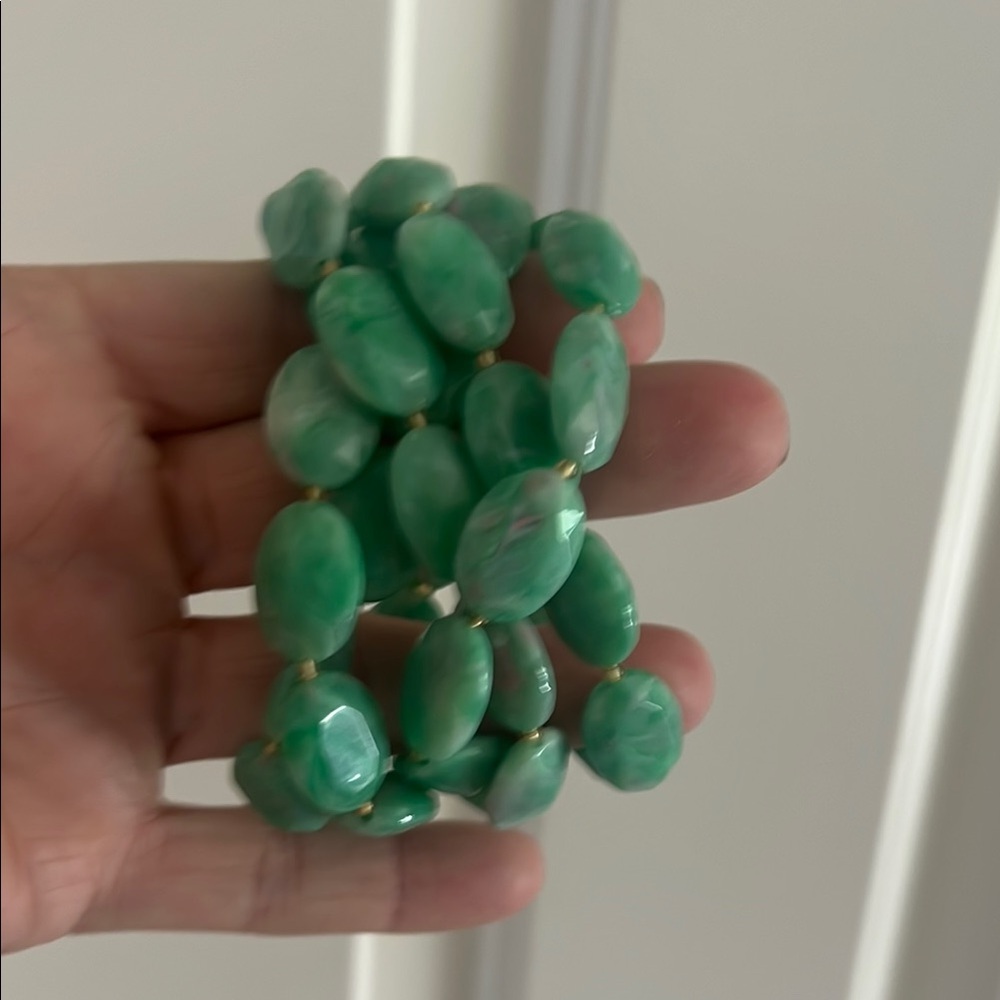 Elegant Green Beaded Bracelet